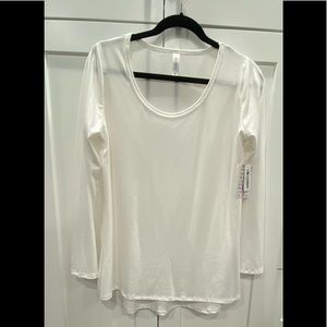 LulaRoe White size Medium Lynnae top. New with tags